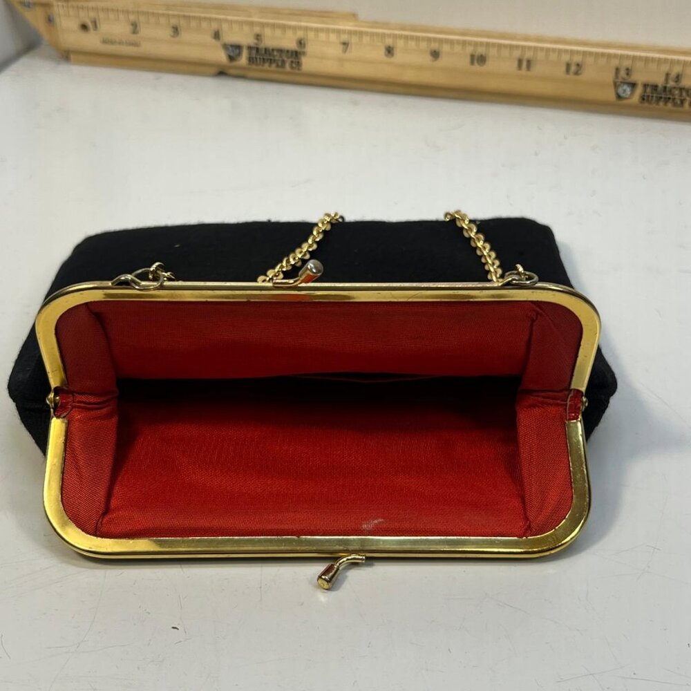 Vintage Black Needlepoint Clutch Purse Black Gold Chain Red Lining Kiss Lock - Picture 3 of 4